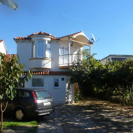 Apartment Nika Srima